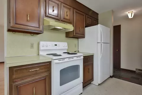 Kitchen - 44 Bailey Ln, Georgetown, MA 01833 photo 2 of 3