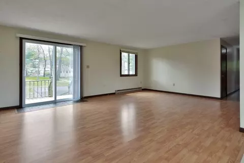 Living - 44 Bailey Ln, Georgetown, MA 01833 photo 4 of 6