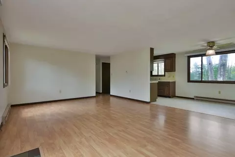 Living - 44 Bailey Ln, Georgetown, MA 01833 photo 1 of 6