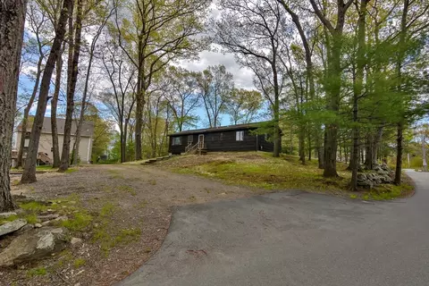 Exterior - 44 Bailey Ln, Georgetown, MA 01833 photo 4 of 10