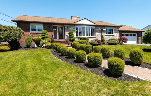 14 Milano Dr, Saugus, MA 01906