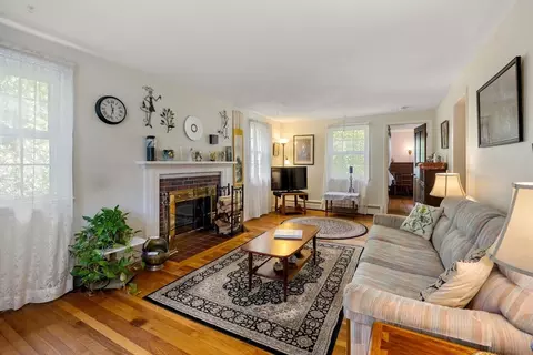33 Boeske Ave, Maynard, MA 01754 photo 4