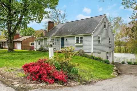 5 Kenwood St, Chelmsford, MA 01824