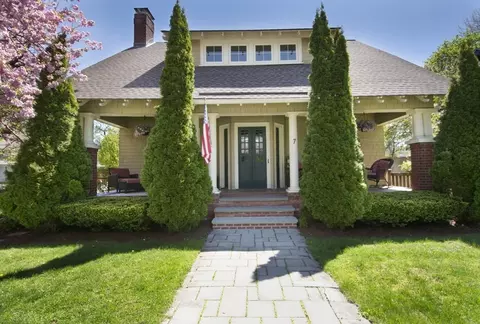 7 Greenleaf Ter, Worcester, MA 01602