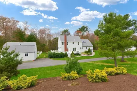 Exterior - 128 Smith St, Attleboro, MA 02703 photo 5 of 10