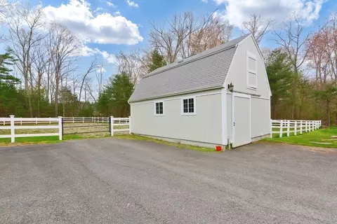 Exterior - 128 Smith St, Attleboro, MA 02703 photo 9 of 10