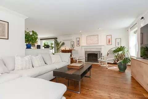 Living - 128 Smith St, Attleboro, MA 02703 photo 3 of 6
