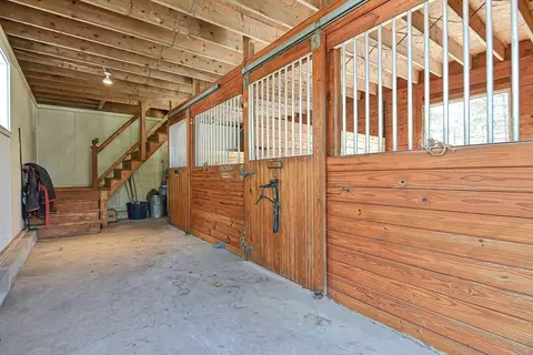 Entry Way - 128 Smith St, Attleboro, MA 02703 photo 4 of 4