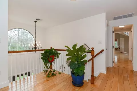 Entry Way - 128 Smith St, Attleboro, MA 02703 photo 3 of 4