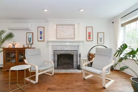 Living - 128 Smith St, Attleboro, MA 02703 photo 1 of 6