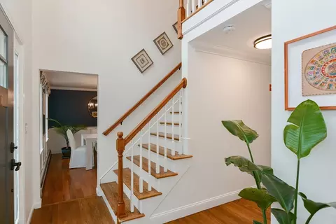 Entry Way - 128 Smith St, Attleboro, MA 02703 photo 2 of 4