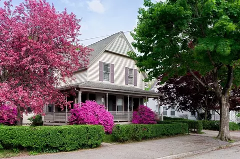 34 Sherbrook Ave, Worcester, MA 01604