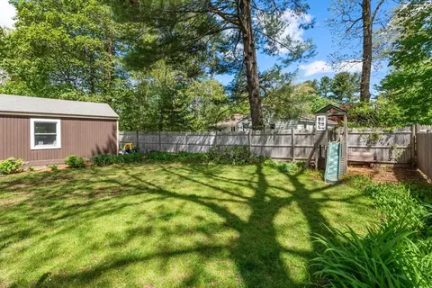 Exterior - 20 Lawrence Rd, Reading, MA 01867 photo 5 of 7