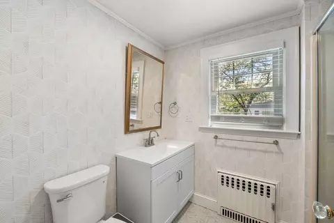 Bath - 20 Lawrence Rd, Reading, MA 01867 photo 1 of 3