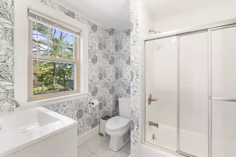 Bath - 20 Lawrence Rd, Reading, MA 01867 photo 2 of 3