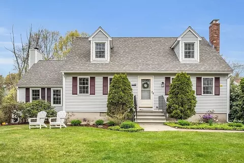 46 Hale St, Newburyport, MA 01950