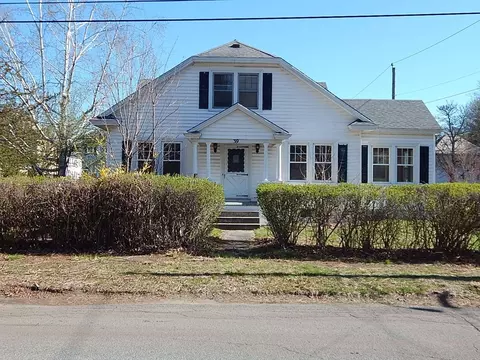 39 Grove St, Montague, MA 01376