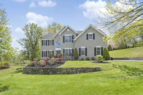 24 Valley View Dr, Grafton, MA 01536