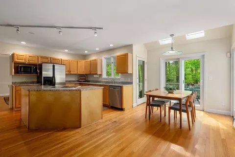 39 Prospect St, Wellesley, MA 02481 photo 4