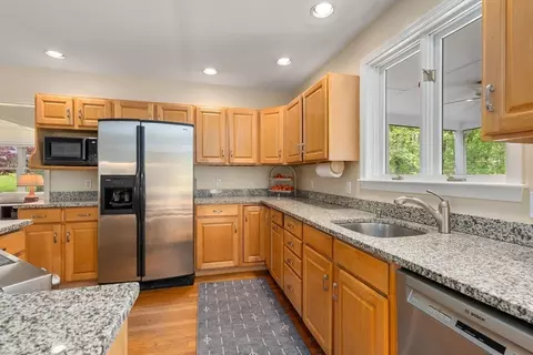 39 Prospect St, Wellesley, MA 02481 photo 6
