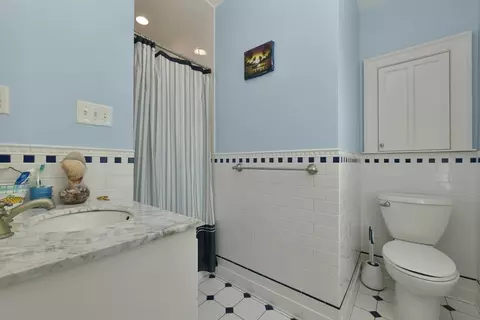 Bath - 61 Grant St, Needham, MA 02492 photo 3 of 4