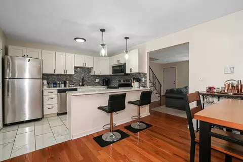 207 Samoset St #AT2, Plymouth, MA 02360