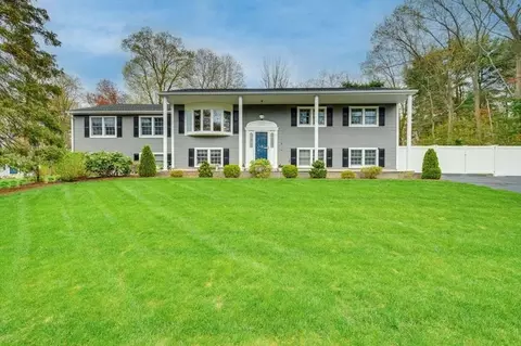 6 Harris Dr, Burlington, MA 01803