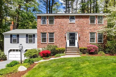 158 Ministerial Dr, Concord, MA 01742