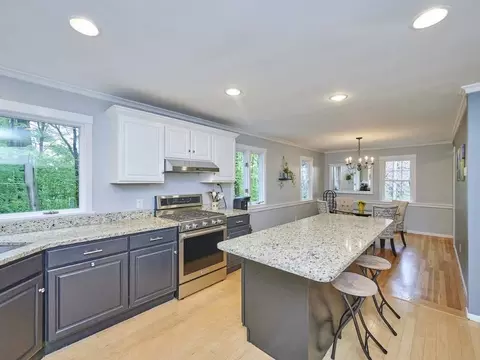 428 Gleasondale Rd, Stow, MA 01775