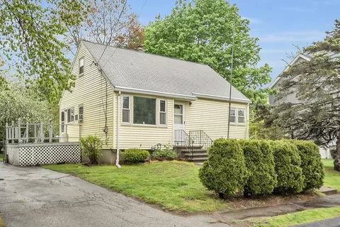 47 Richard Cir, Woburn, MA 01801