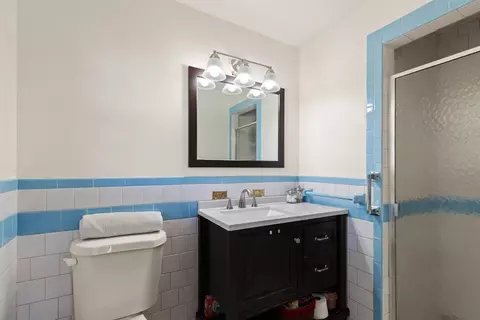 Bath - 10 Powers St, Beverly, MA 01915 photo 1 of 2