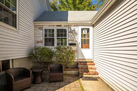 Exterior - 10 Powers St, Beverly, MA 01915 photo 3 of 6