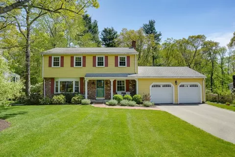 29 Walnut Rd, Holliston, MA 01746