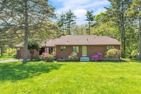 47 Hillside Dr, East Longmeadow, MA 01028