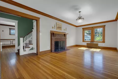7 Willowdean Ave, Boston, MA 02132
