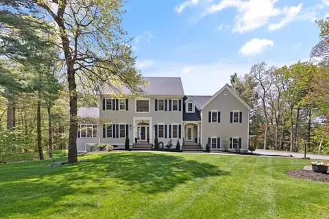 11 Jill Cir, North Reading, MA 01864