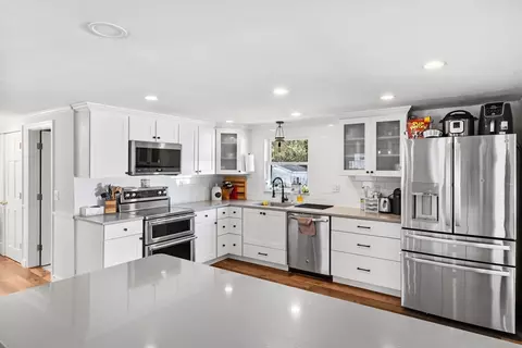 24 White Pine Ave, Wareham, MA 02576 photo 3
