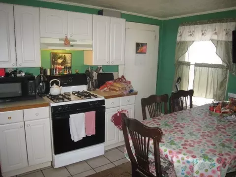 98 Pleasant St, Gloucester, MA 01930 photo 11