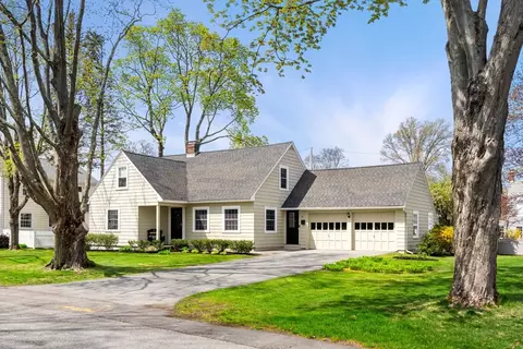 10 Woodbridge Rd, North Andover, MA 01845