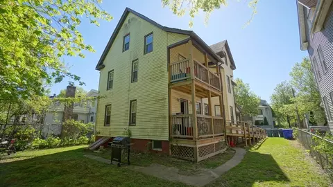42 Hall St, Springfield, MA 01108 photo 7