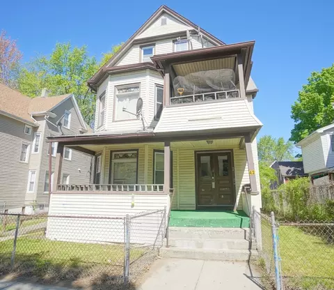 42 Hall St, Springfield, MA 01108 photo 2
