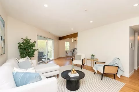 16 Jessica Dr #F, Stoughton, MA 02072