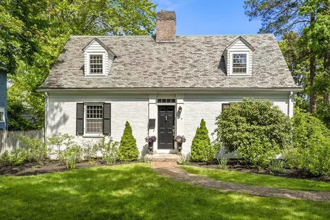 373 Worcester St, Wellesley, MA 02481