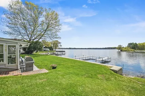 8 Fairfield St, Webster, MA 01570 photo 1