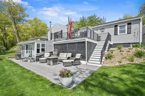 8 Fairfield St, Webster, MA 01570 photo 3