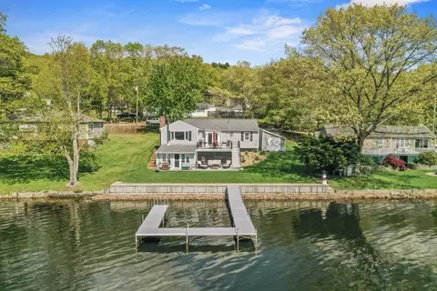 8 Fairfield St, Webster, MA 01570 photo 2