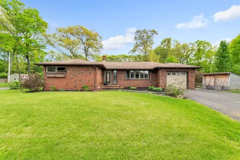 177 Holyoke Ave, Chicopee, MA 01020