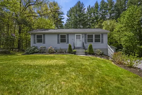 16 Sharon Cir, Uxbridge, MA 01569