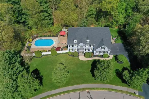 109 Fall Ln, Franklin, MA 02038 photo 3
