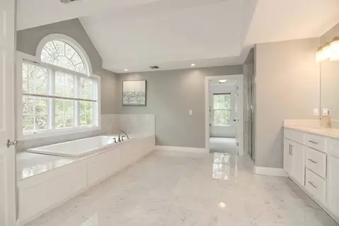109 Fall Ln, Franklin, MA 02038 photo 22